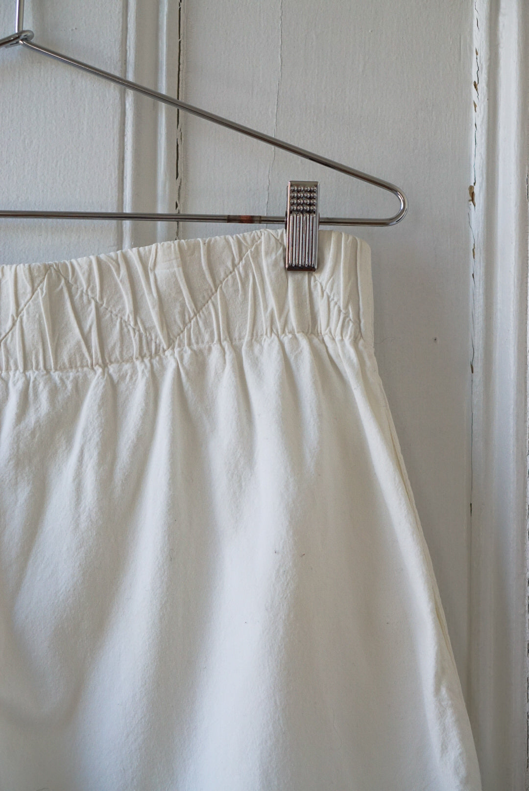 Crinkled White Cotton Shorts | Size M/L