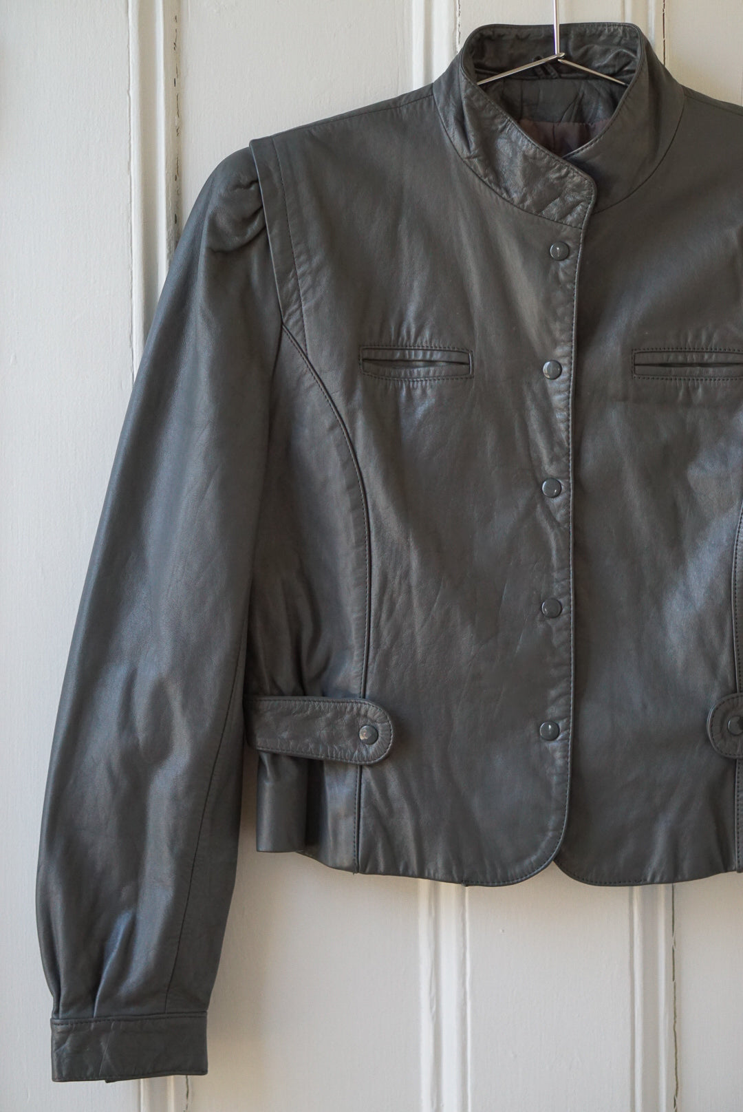 Fossil Gray Cropped Leather Jacket | Size S/M