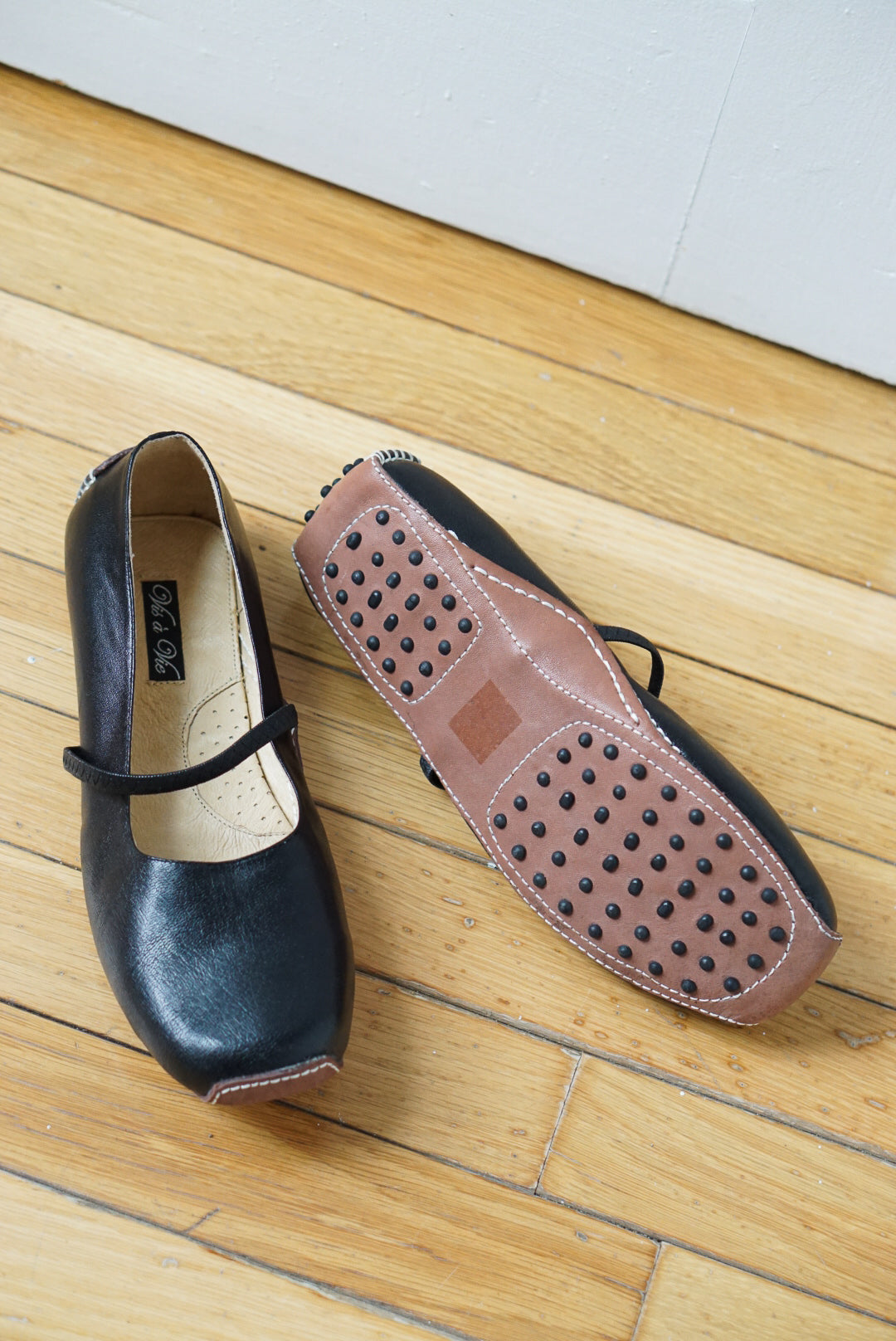 Black Leather Mary Jane Ballet Flats | Size 8