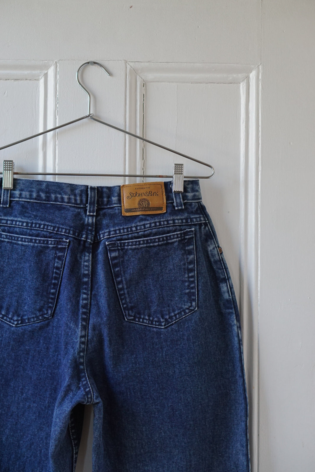 High Rise Dark Wash Jeans | Size 28/29