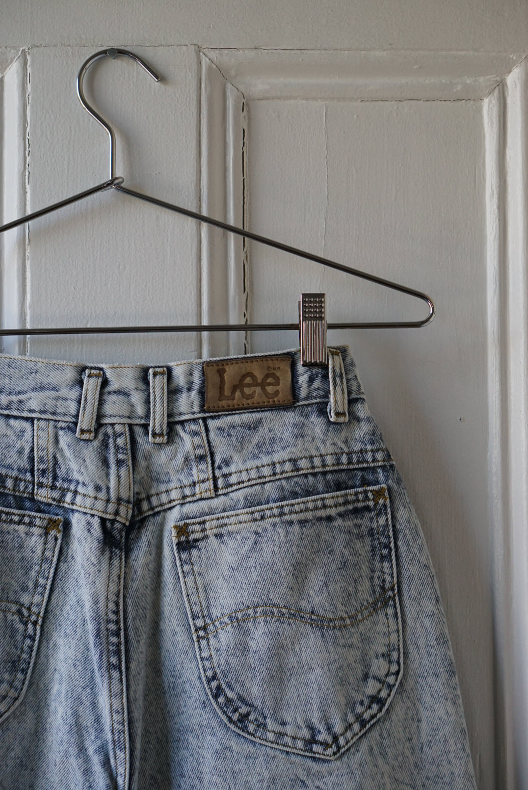 High Waisted Acid Wash Jeans | Size 25/26