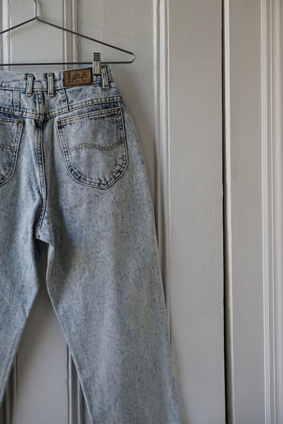High Waisted Acid Wash Jeans | Size 25/26