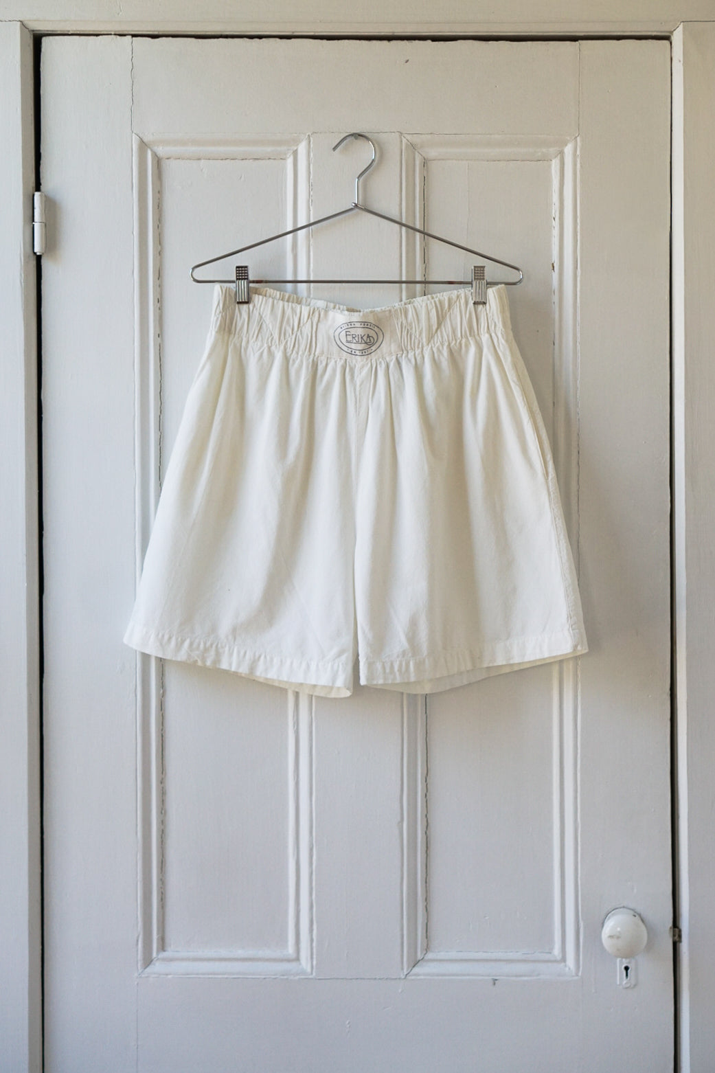 Crinkled White Cotton Shorts | Size M/L