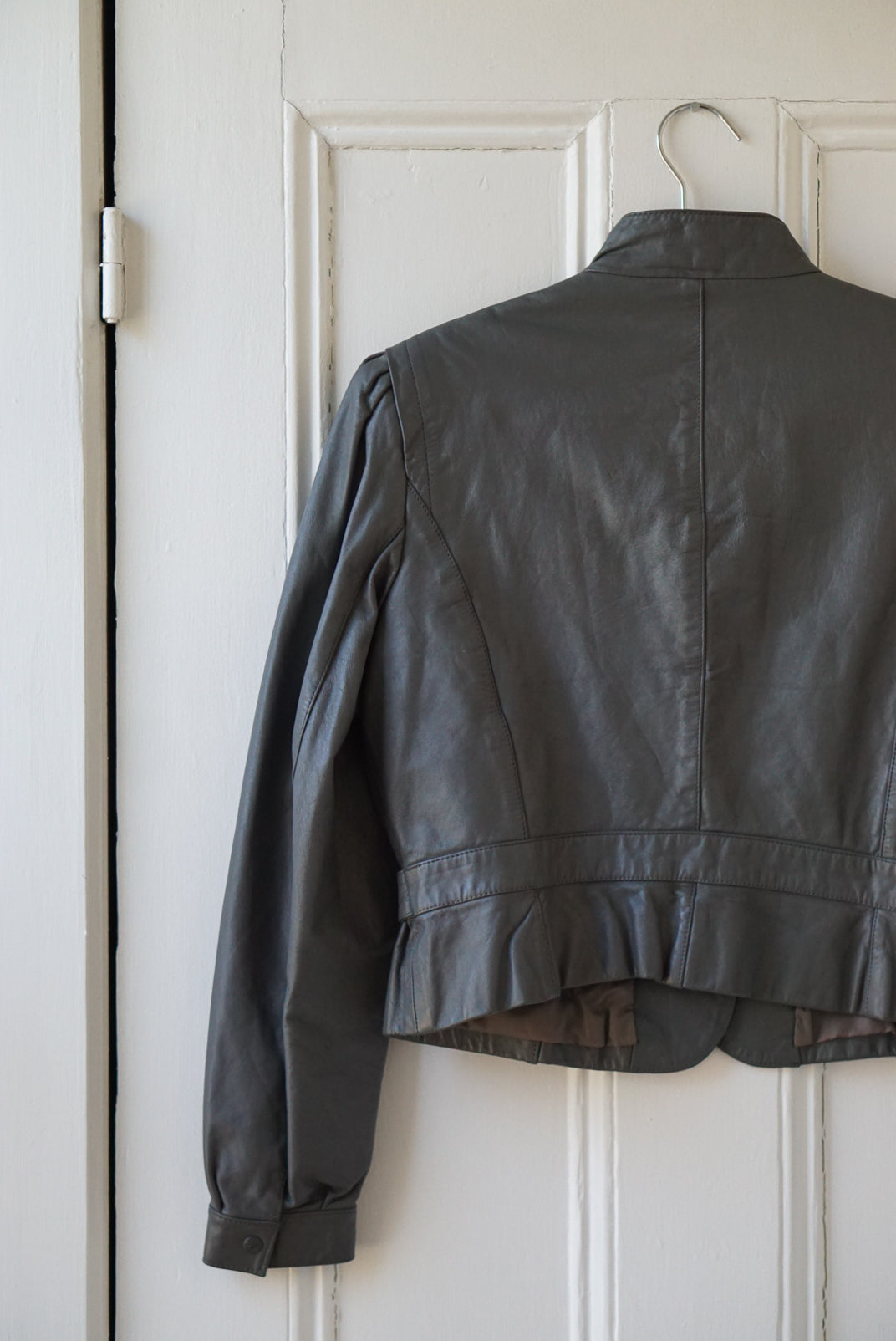 Fossil Gray Cropped Leather Jacket | Size S/M