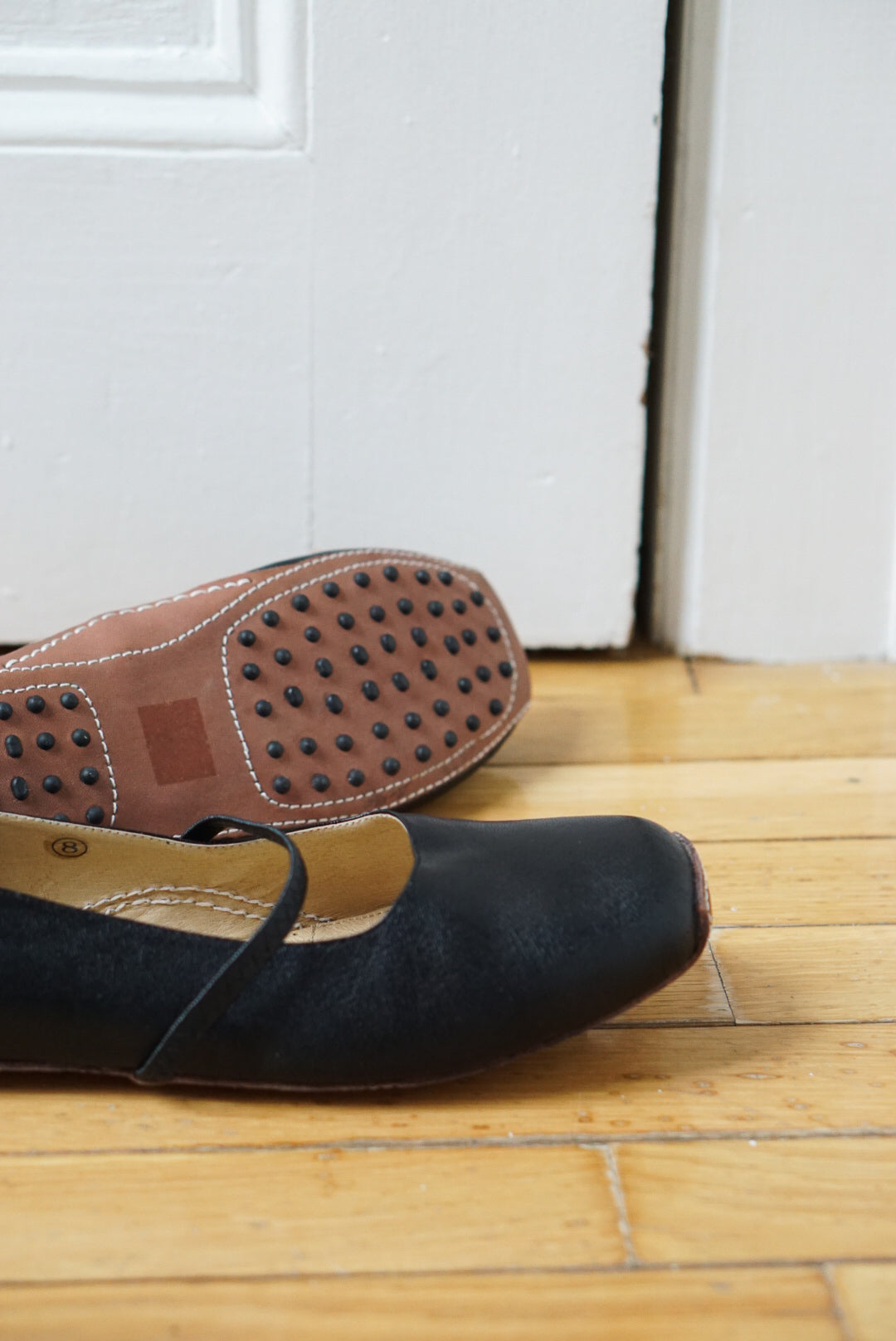 Black Leather Mary Jane Ballet Flats | Size 8