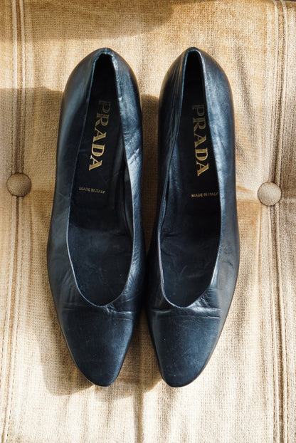 90s Prada Black Leather Pumps | 37.5