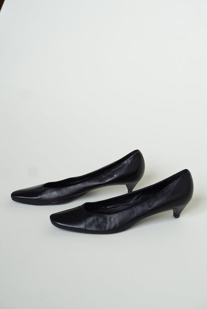 90s Prada Black Leather Pumps | 37.5